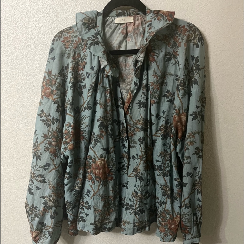 Doen Dusty Blue Floral Ruffled V-Neck Blouse